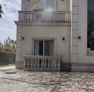 Servicio de hidrolavado de paredes-pulido de porfido con hidrolavadoras